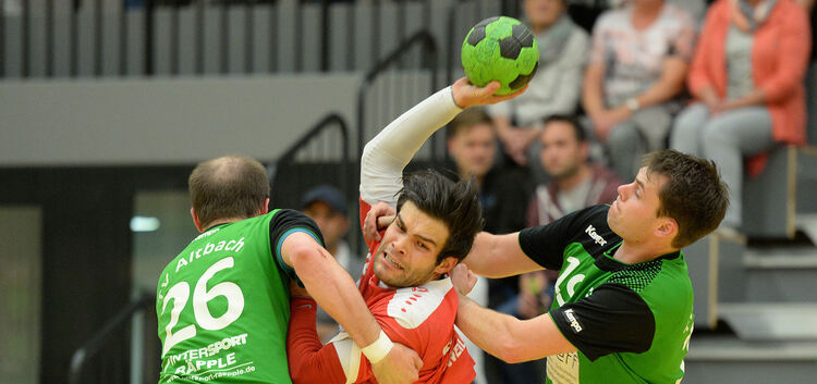 Durchsetzungsvermögen ist bei Dominik Klett und Weilheims Handballern morgen bei Landesliga-Absteiger Esslingen gefragt. Foto: D