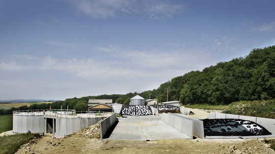 Besichtigung der Biogasanlage - Hof Maier - in Krebsstein fr Serie "Erneuerbare Energien"