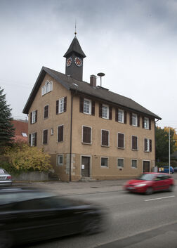 Die Alte Schule in Brucken ist eines der bedeutendsten Gebäude des Lenninger Ortsteils. Nach der Sanierung soll in das Haus wied