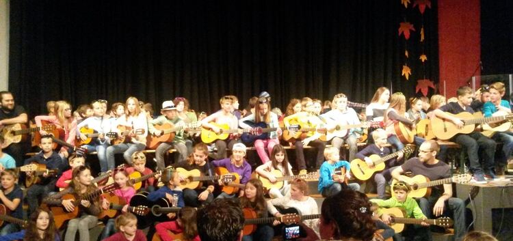 Viel Applaus erhielten auch die Gitarristen bei der Herbstshow der Musikschule Hopf.Foto: pr