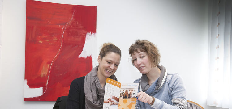 Kennen sich aus im Info-Dschungel: Susanne Hummel (links) und Nina Fischer .Foto: Jean-Luc Jacques