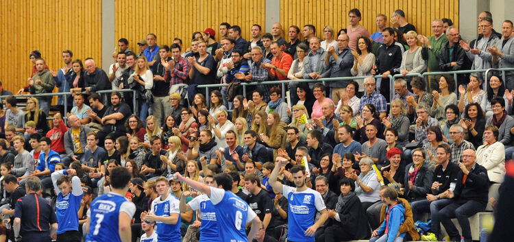 Handball Landesliga, SG lenningen (blau) - TSV Dettingen/Erms, Zuschauer, Beifall, Jubel
