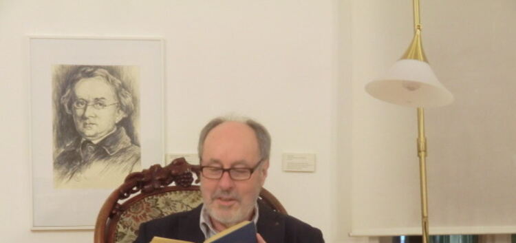 Bernd Löffler liest Mörike.  Foto: Peter Treuherz