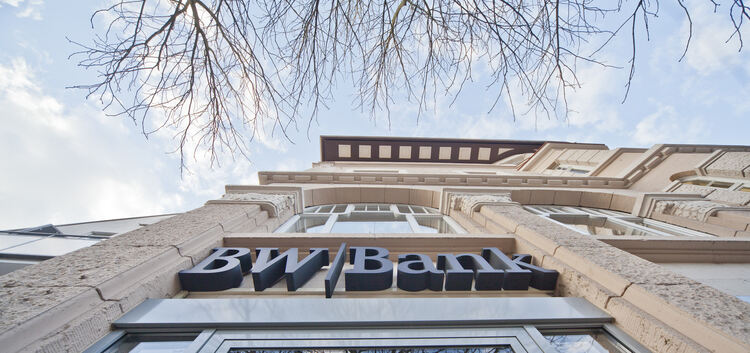 BW-Bank prangt unübersehbar am Jugendstilgebäude des einstigen Kaufhauses Gaiser.Foto: Carsten Riedl