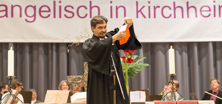 Die neue "Ortskirchliche Verwaltung" beim Gottesdienst in der StadthalleFotos: Peter Dietrich