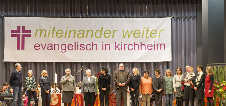 Gottesdienst zum Zusammenschluss der Evangelischen Stadtkirchengemeinde Kirchheim/Teck in der Stadthalle - die neue "Ortskirchli