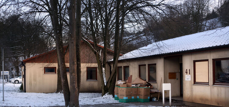 In diese Baracken verlegt der Landkreis bis zu 28 auffällige Asylbewerber. Bisher sind aber nur wenige eingetroffen. Foto: Bulgr