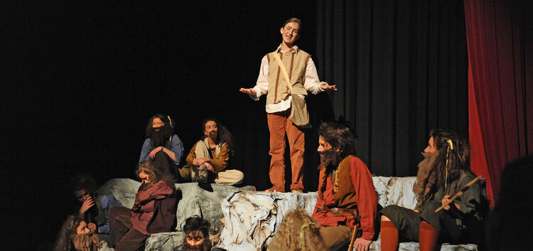 Überzeugende Leistung: Beim Theaterprojekt „Der kleine Hobbit“ haben die Fächer Kunst, Tanz, Musik und Werken in idealer Weise z