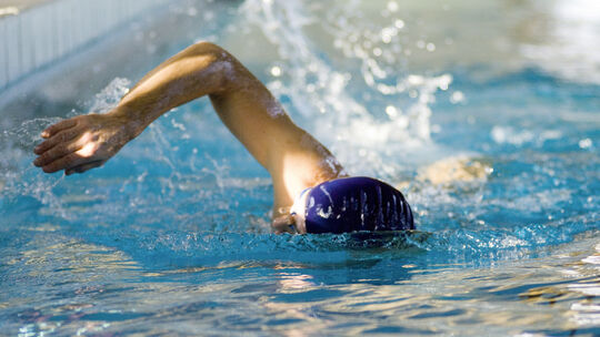 Hallenbad, Schwimmbad, Schwimmer, schwimmen Hallenbad, Schwimmbad, Schwimmer, schwimmen