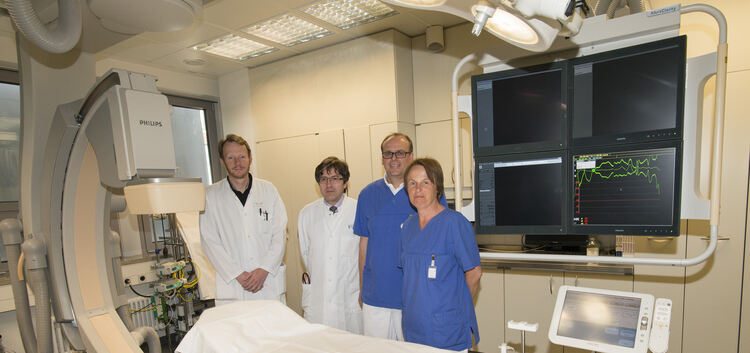 Seit zehn Jahren besteht das Herzkathederlabor an der Klinik Kirchheim. Von links der Leitende Oberarzt, Dr. Torsten Beck, Chefa