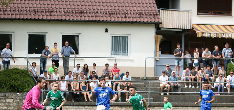 Blau gewinnt: Die Kirchheimer beim 4:0-Erfolg auf dem Unterlenninger Bühl.Foto: Ralf Just