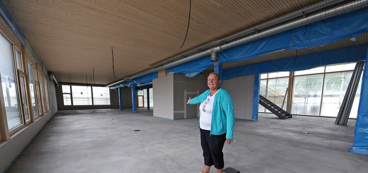 Noch knapp vier Monate bis zum Start: Doris Imrich freut sich über den Baufortschritt im Vereinssportzentrum des VfL.Foto: Marku