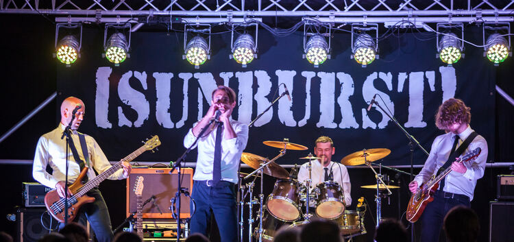 Die Herren von Sunburst heizen dem Publikum beim ersten Festival am Schlierbacher See ein.Fotos:  Genio Silviani