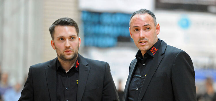 Noch viele offene Fragen: Knights-Headcoach Michael Mai (rechts) und sein Assistent Benjamin Zieker.Foto:  Markus Brändli