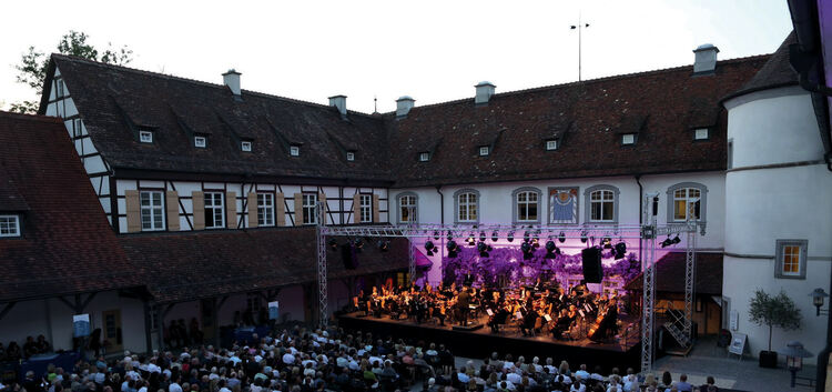 Den idealen Rahmen für das Sommerfestival garantiert der malerische Innenhof von Schloss Filseck.Foto: Stefan Voß