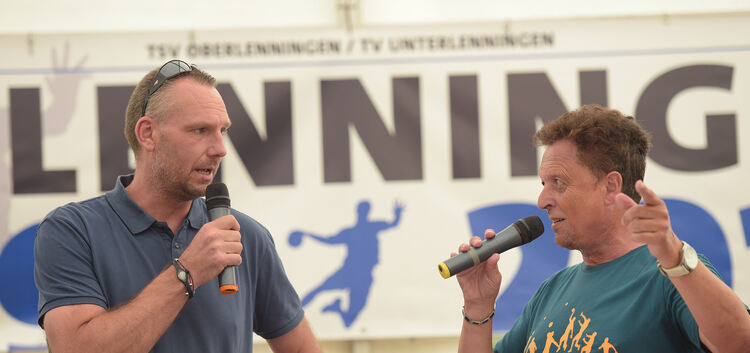 Weltmeister Nummer vier: Christian Schwarzer (links) im Plausch mit Moderator Karl-Heinz Beck.Foto: Markus Brändli