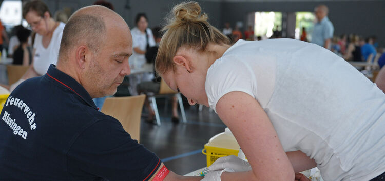 Genau 799 Menschen ließen sich als potenzielle Stammzellenspender in der Gießnauhalle registrieren. Foto: Markus Brändli
