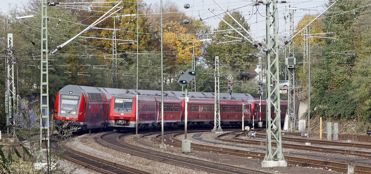 Die Wendlinger Kurve soll die Neubautrasse Stuttgart-Ulm mit der Neckartalbahn in Richtung Tübingen (hier in Nürtingen) verbinde