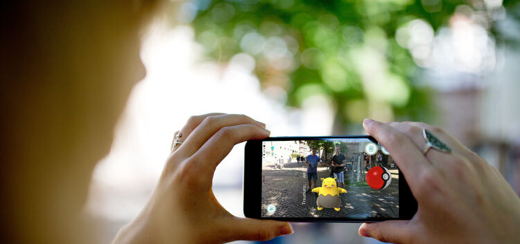 Die Augmented-Reality-App Pokemon Go erobert jetzt auch Deutschland. mona begleitet Melissas Freund und seine Kumpels bei der Pi