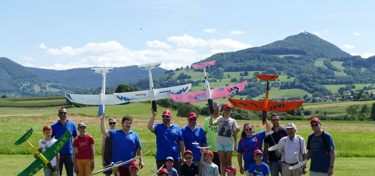Abheben gehört zum Programm. Bei der Modellfluggruppe Dettingen fand nun das jährliche Kinderferienprogramm statt. Die zehn teil