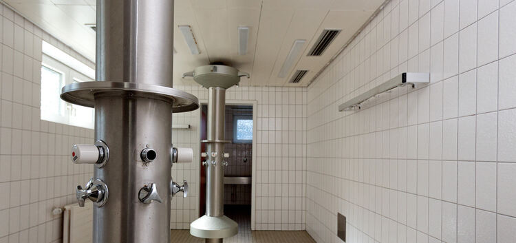 Duschen auf eigene Gefahr: In den Sanitärräumen im Stadion herrscht Legionellen-WarnungFoto: Carsten Riedl