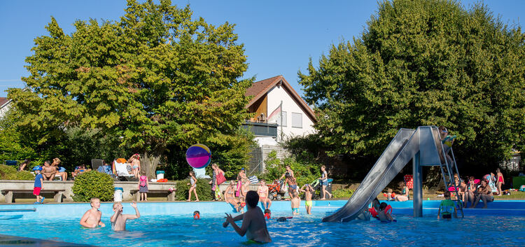 Ungetrübten Badespaß konnten die Besucher in den Freibädern in Weilheim (Foto) und in Lenningen genießen - allerdings nur dann,