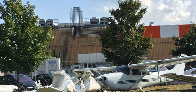 Ultraleichtflugzeug verunglückt bei Landeanflug. Über 200¿000 Euro Sachschaden forderte am Samstag Vormittag ein Unfall auf dem