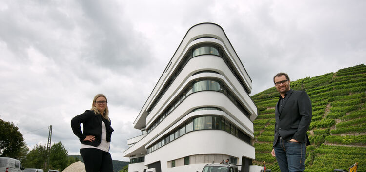 Katrin Kussinna und Hansjörg Schwarz bringen die Blob-Architektur mit ihren organischen Formen nach Esslingen. Foto: Roberto Bul