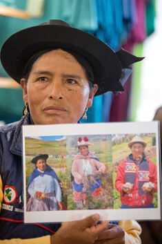 Für die Peruanerin Espirita Guerrero Romero ist der Anbau der „papas nativas“ eine Lebensaufgabe.Fotos: Carsten Riedl