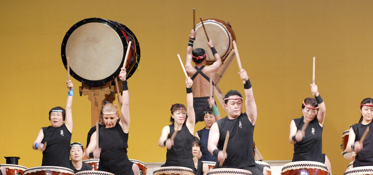 Trommelfernöstliche TrommelkunstBeatrix Wagner aus Holzmadenhat lang in Japan gelebtsucht Räume für ihre deutsche Taiko-Schule B