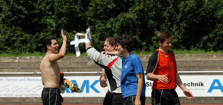 Kirchheim Stadion, Teckboten Pokal, TB-Pokal 2011TSV weilheim (schwarz gestreift) - tlingen (orange)