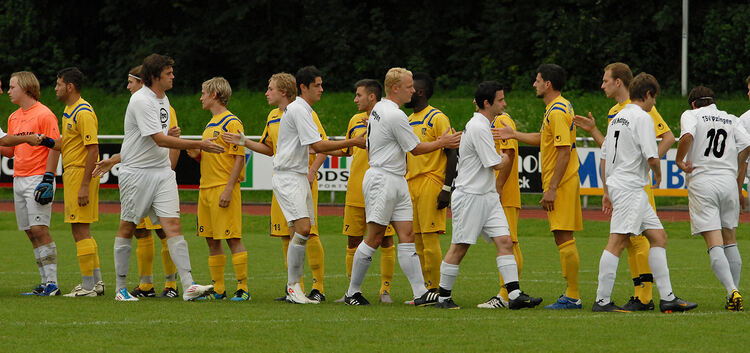 Stadion Kirchheim, Teckboten Pokal, TB-Pokal 2011ViertelfinaleVfL Kirchheim II (gelb) - Notzingen (wei§)