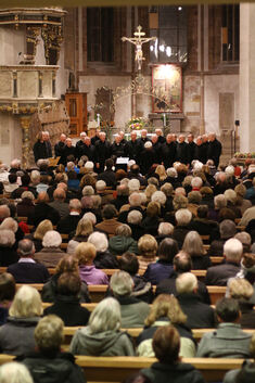 Acht Ensembles erhoben ihre Stimmen zugunsten der Teckboten-Weihnachtsaktion und der Renovierung der Kirchheimer Martinskirche.