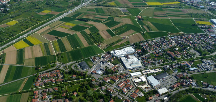 Eine 30 Hektar große Fläche (rot) im Norden Weilheims hat die Stadt als Standort für ein neues Gewerbegebiet auserkoren. Tatsäch