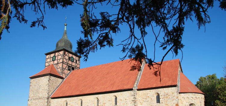 Die Sankt-Thomas-Kirche in Pretzien hat ein Pfarrer zu DDR-Zeiten mit seiner Frau und anderen Gemeindegliedern vor dem Verfall g