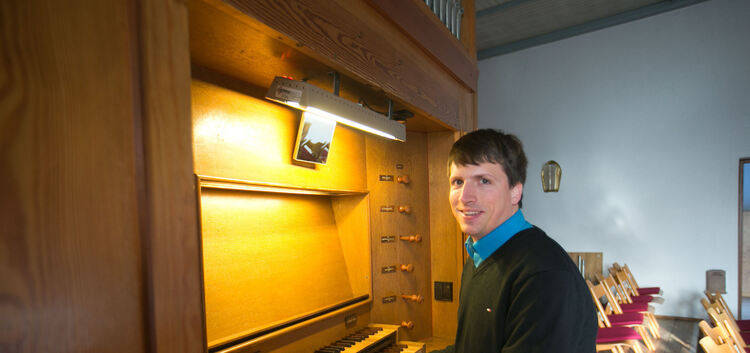 Der Wendlinger Kirchenmusiker Urs Bicheler freut sich auf die Möglichkeiten, die die reparierte und umgebaute Rensch-Orgel biete