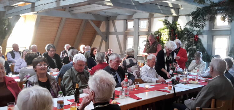 Die Senioren des Schlierbacher Albvereins bei ihrer Jahresabschlussfeier.Foto: pr