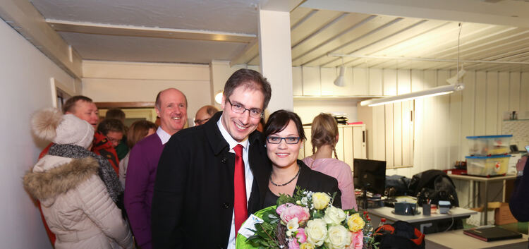 Freude über einen klaren Wahlsieg: Gerhard Kuttler mit seiner Frau Cornelia MüllerFoto: Roberto Bulgrin