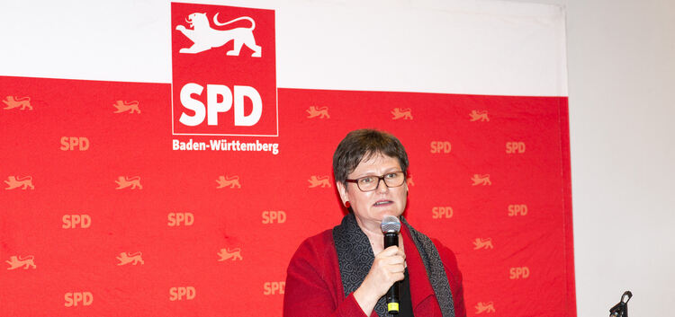 Vor Kirchheimer Publikum fordert die SPD-Landesvorsitzende weniger Hass und mehr Inhalte.Foto: Peter Dietrich