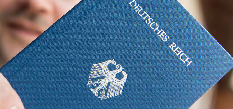 Manche „Reichsbürger“ haben sich eigene Dokumente zugelegt. Ihrer Ansicht nach ist das Deutsche Reich nie untergegangen.Foto: dp