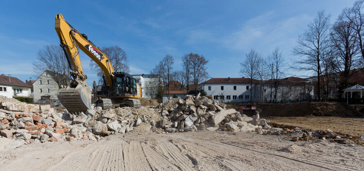 Das Kirchheimer Hallenbad in der Friedrichstraße ist inzwischen komplett abgerissen. Auf dem Gelände soll neuer Wohnraum entsteh