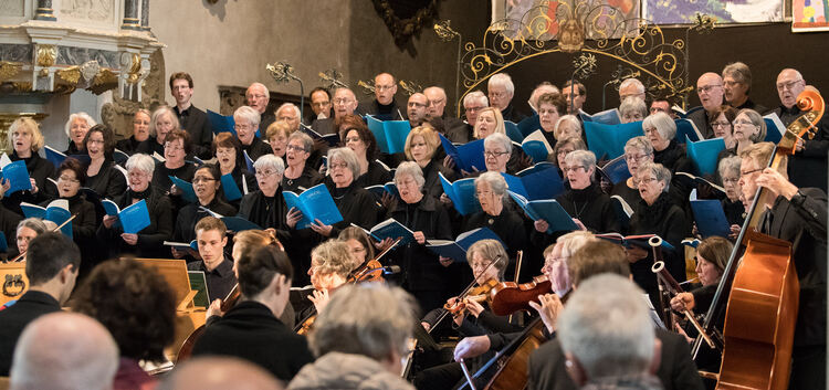 Karfreitagskonzert zur Todesstunde Jesu - mit dem Chor an der Martinskirche und dem Schwäbischen Kammerorchester.Fotos: Markus B